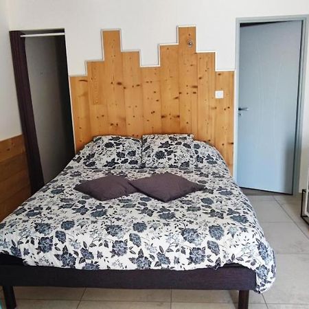 Chambre 2 Vue Lac Av Piscine Prunières Exteriör bild